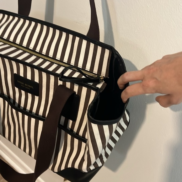 Henri Bendel pet tote - Picture 10 of 12